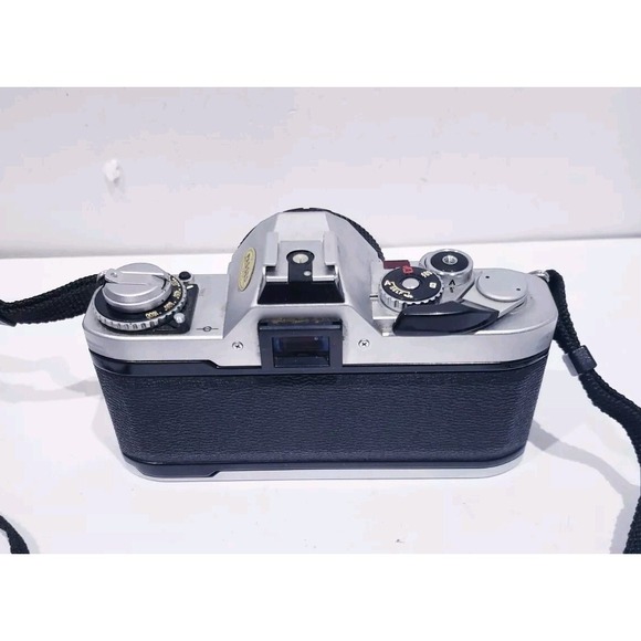 Canon AV-1 SLR Film Camera With 50mm f/1.8 Lens - Picture 6 of 10